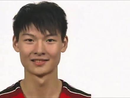 在你眼中,CBA第六位万分先生王哲林,是个什么样的人 #王哲林 #王哲林成CBA第六位万分先生 #上海大鲨鱼 #dou来cba #CBA评球大会