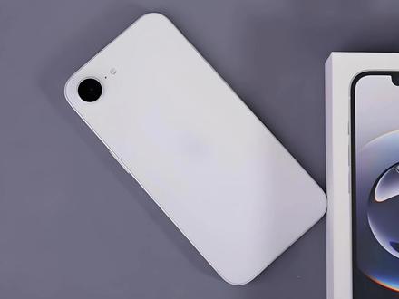 后悔!最差的一代iPhone!17E是把国内用户当怨种吗? #iPhone17e #数码科技 #iPhone17 #钢化膜 #粉系数码38节上大分