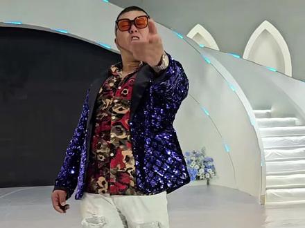 刀郎老师一声徐子尧,成就一个音乐尧尧领先#刀郎祝贺徐子尧 顶尖 #刀郎 没座#徐子尧 这就是音乐#四川卫视 什么是遥遥领先#花开天下新年演唱会 花妖就是尧尧领先