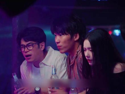 腾达老板裴谦去竞品天火打工遭压榨,被员工林晚抓包,剧情反转又好笑#电视剧年少有为#年少有为名场面#年少有为#电视剧解说