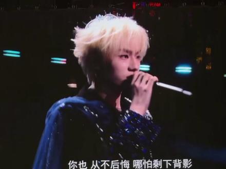 这个予你太夯了,直播间的都这么好听了,两个的人声线合到爆炸。居然没上榜,能不能再来个线上投票,真的太好听了cr:要吃几碗饭#黄朔 #张子墨 #予你 #荣耀之战 #解药