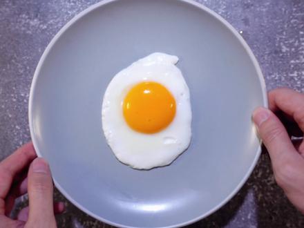 如何将一毛的鸡蛋做成88的样子!超级简单的漫画煎蛋做法!#跟着抖音学做菜 #二次元煎蛋 #漫画煎蛋 #和你一起吃过晨昏四季