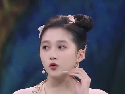 关晓彤亮相河南春晚#冷知识科普 #关晓彤 #河南春晚