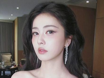 搜什么女头 直接去搜白鹿啊 #白鹿#白鹿头像#韩系女头