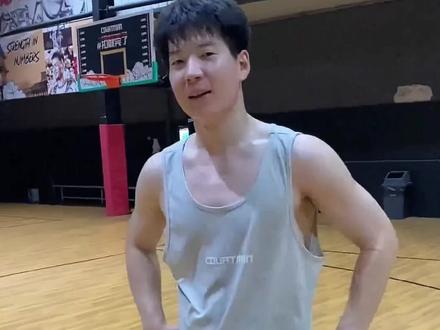 @杨文友 想起来在学生时代一起打球一起努力练球的时光还是很美好的!#河南罗斯 @野球帝