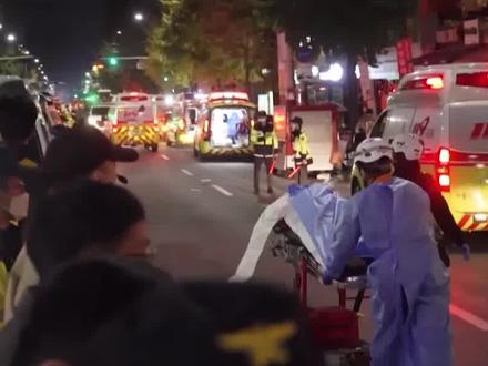 韩国万圣节13万人狂欢致154人死亡,年轻人钟爱洋节背后两大原因揭秘,引人深思#韩国 #万圣节 #灾难