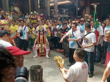 最有气势的官将首 无比扎实的动作 让人看了非常过瘾你们看过吗