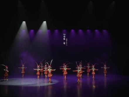 好看又好跳的群舞,快快收藏! 《沁园春·雪》#非遗抖起来 #舞龙舞狮 #民族舞蹈 #小兰花 #小兰花小小舞蹈家