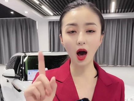 这嘴太牛了!#dou是好车 #卖车的小姐姐 #名嘴 #二手车 #抖音汽车