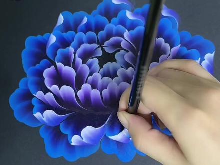 一笔一画教你画灵动牡丹。#排笔彩绘 #彩绘艺术 #飞雪彩绘 #创意简笔画教程