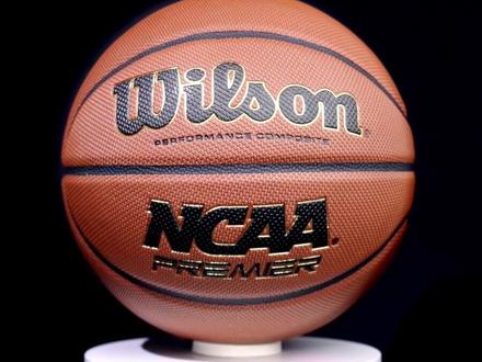 #威尔胜ncaa 篮球,一款吸湿软皮耐磨的水泥地篮球,主要是性价比还高,#2023一路有你 我们一起运动吧,这颗值得你拥有的#篮球