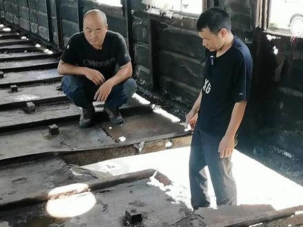 火车改造3,宏哥说的预算就是拿来超的,一般材料和人工各占一半。#火车餐厅 #装修 @抖音小助手