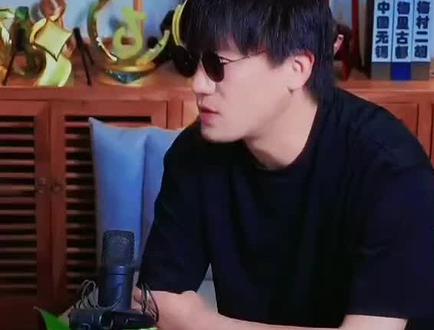 二饼简要说了一下近期练琴情况。#二饼胡拉#力哥拉二胡