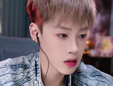 韩汶栩一款很好养活的爱播@韩汶栩 @~韩小韩~ #韩汶栩直播 #韩汶栩