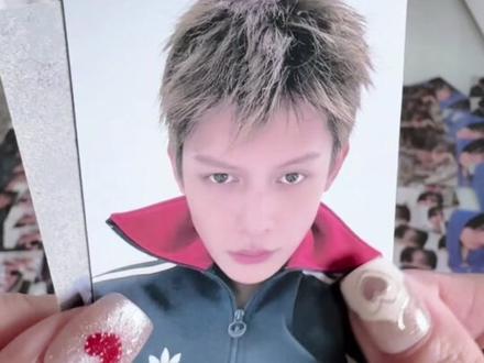 10秒速拆CORIS新专
解压视频来的
#cortis #cortis回归 #韩娱 #kpop #拆专