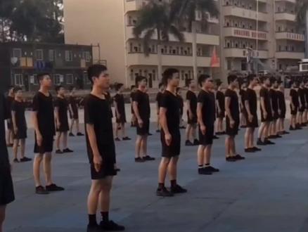 倒功,中国军人的独门特技,更是战胜恐惧的血性磨砺!#青春的样子 #少年强则国强 #上热门