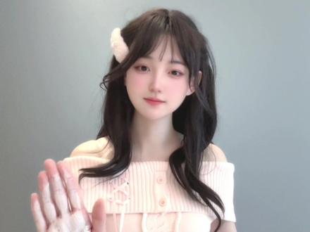 黑色+白色=? 用手搓变装打开粉嘟嘟的世界 #手搓颜料转场 #cos #甜妹 #变装