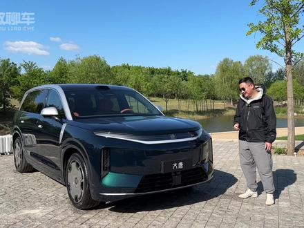 体验比亚迪大唐,物理按键很丰富,好用的高配置大空间SUV 今天我们来看比亚迪大唐,这是比亚迪王朝系列的旗舰SUV,它细节表现怎么样,30万左右,值不值得买呢,我们一起来看看#比亚迪大唐