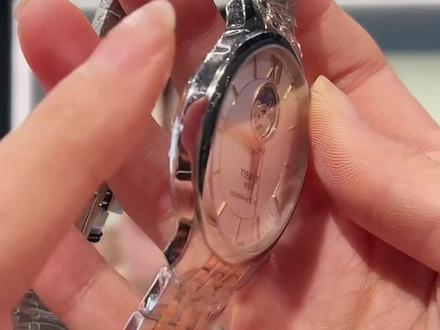 暗夜骑士太酷了!瑞士机芯+蓝宝石镜面谁不爱?