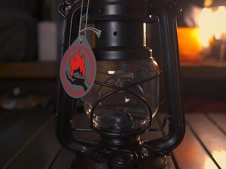 煤油灯的使用方法 话说回来 为什么这个年代还要用煤油灯?#露营 #户外 #营灯