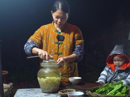 螺蛳粉的臭味来源于它,用山泉水泡足七个月的酸笋,越臭越香#乡村守护人#抖音乡村生活家#新农人计划2023