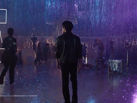 自成「枫」格,瞬间出片!和nova 全球代言人易烊千玺一起拍出自己的「枫」格~#华为nova15 #nova15枫头正劲 #易烊千玺 #鸿蒙越用越香 #HarmonyOS6