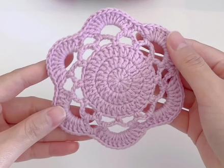 镂空花朵杯垫钩织教程 🪡3mm
🧵唯棉4股(4/6/15)@苏苏姐家官方旗舰店
#创作者中心 #创作灵感 #手工 #钩针教程 #热爱生活