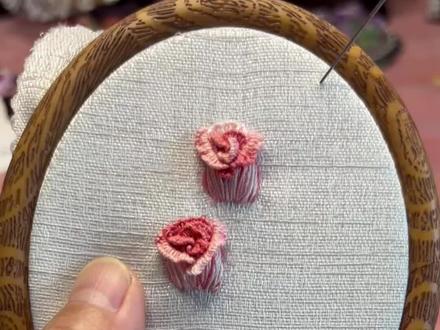 酒杯玫瑰花苞花瓣绣法