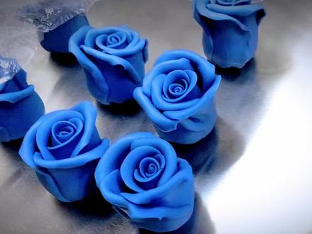 花饽饽蓝色妖姬玫瑰花🌹教程,快学起来吧~#手工玫瑰 #花馍 #亲手制作 #玫瑰花馒头