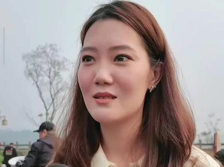 台湾同胞已见到呆呆,并邀请呆呆去台湾玩。 #台湾同胞已到达呆呆家