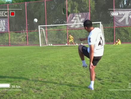 @徐亮 指导带#中国足球小将 以来,最认真的一脚任意球。