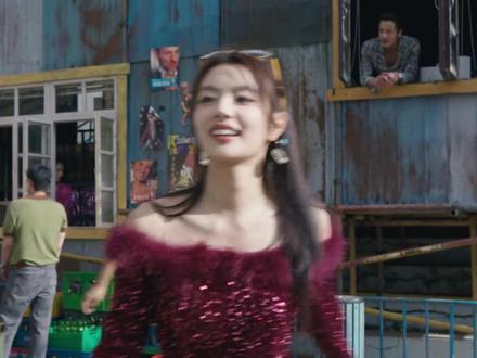 原来亲情有时真的跟血缘无关 丁师傅拿出积蓄支持小满出国,小满另一感情线春春登场,再遇挫折#岁月有情时#被岁月有情时刀了暖了燃了