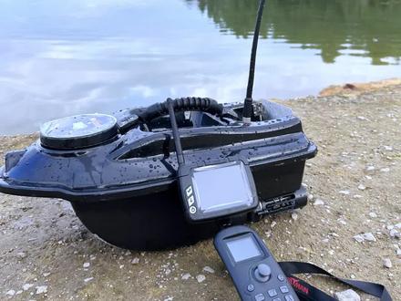 船夫打窝船(挂钩送饵演示)
AL高配款定速巡航
真实500米
GPS定位/自动巡航/自动返航/声呐探鱼
AL智能打窝船#船夫打窝船
#打窝船