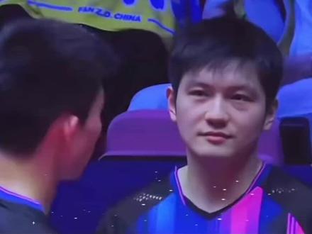 小胖心疼周凯,只有周凯没拿到奖杯