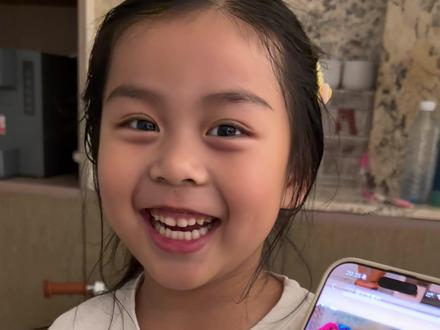 娜塔莎现在也是打入小孩圈了哈哈哈哈哈哈哈#娜塔莎