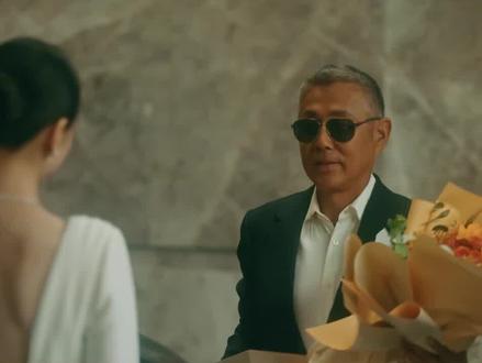 #流金岁月 #陈道明 #倪妮 商界大佬对女孩爱的隐忍克制