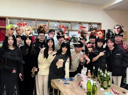 人生能有几次这样的瞬间,我们从小时候一起玩MC和守望先锋到现在的无畏契约三角洲,这是我们的第11年(╥╯^╰╥)