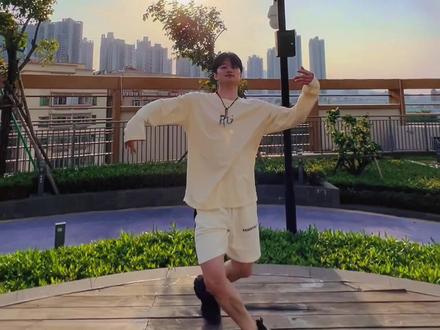 #蒙古舞 阳光下舒服来一段