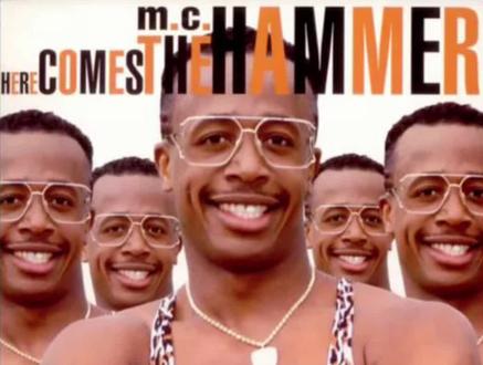 MCHammer是80年代末期美国说唱乐天王级人物。Hammer善用音乐循环形式来表现他的作品,其中产生了令人惊叹的症状目的舞蹈、精致的灯光与舞美设计。MC Hammer还经常把一些大牌明星如Marvin Gaye、BB King或Prince等人的作品拿来翻唱。1994年,MC Hammer的专辑《The Funky Headhunter》(疯克)猎人首领)是由Gansta Rap的制作人来操刀制作的,其中的音乐明显趋于硬朗化,并体现了MC Hammer更多的街头观感。MCHammer
是80年代末期美国说唱乐天王级人物,嘴皮子功夫厉害,舞技更加得了!根本不现在的一些说唱名星,只能手动瘫痪似地一抓一抓!听锤子的说唱、看锤子的舞蹈,给人的是真正的视听享受!可惜锤子仅仅辉煌了短短几年,现在无音讯了#欧美音乐 #欧美说唱 #mchammer #欧美舞曲劲爆 #hiphop