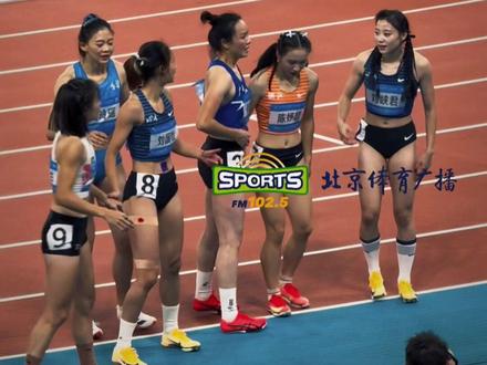 全运会女子百米飞人大战,四届全运老将韦永丽夺得亚军,不舍告别跑道,泪洒百米终点!她表示:期待年轻小将在2027北京田径世锦赛冲击世界舞台!#星耀大湾区 #全运会 #全运会百米决赛