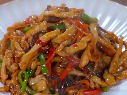 鱼香肉丝的正确做法 e1332e6ee727758f3f5accc30aba9861~tplv-dy-resize-origshort-autoq-75:330.jpeg?x-expires=2016820800&x-signature=LuhjBH0YeVH7%2FnN5VqfhW1tGsiY%3D&from=3213915784&s=PackSourceEnum_AWEME_DETAIL&se=false&sc=cover&biz_tag=pcweb_cover&l=20231202044729F286A64F893404344A7A