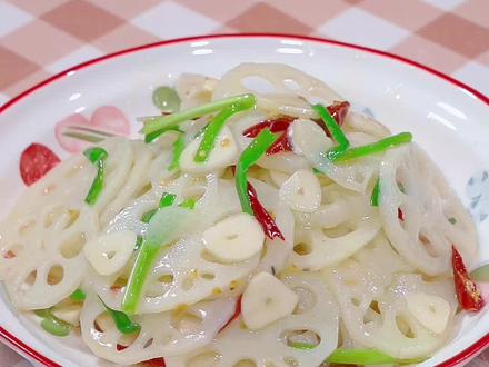 夏天在家做上一道炝拌藕片,清脆好吃还不油腻#美食#凉拌藕片 #莲藕