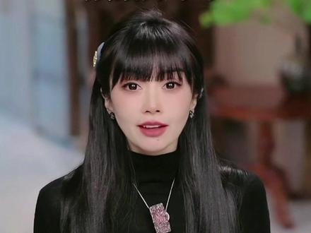 你要频繁开单了! 1.心态放平,别急功近利 销售这行,心态真的很重要。你越急,客户越能 感觉到你的焦虑,反而会让他们产生防备心理。 放轻松,别把每个客户都当成“必须拿下”的 目标。有时候,你越淡定,客户反而越愿意靠近 你。就像和朋友聊天一样,自然一点,别让销售 变成一场“战斗”。
2.别把客户当“猎物” 客户不是猎物,你也不是猎人。 把客户当成朋 友,真诚地交流,了解他们的需求,而不是一味 地推销产品。你越是想“拿下”客户,他们越会 觉得你目的性太强,反而会远离你。记住,销售 是双向的,客户也在选择你。
3.别太在意结果,享受过程 销售的过程中,别总是盯着结果。 你越是在意 成交,越容易紧张,反而影响发挥。享受和客户 交流的过程,把每一次沟通都当成一次锻炼的机 会。即使没有成交,你也积累了经验,下次会做 得更好。
4.别把自己逼得太紧 销售压力大,但别把自己逼得太紧。 你越是紧 张,越容易出错。适当放松,给自己一些空间。 有时候,放慢脚步,反而能看清更多机会。别让销售变成一种负担,保持轻松的心态,才能更好 地应对挑战。
5.别急着推销,先建立信任 客户不喜欢讨厌的就是一上来就推销产品的人。 宪 建立信任,了解客户的需求,再慢慢引导他们。 你越是急着推销,客户越会觉得你只是为了赚 钱。信任是销售的基础,没有信任,再好的产品 也卖不出去。
6.别怕拒绝,拒绝是常态 销售中,拒绝是常态,别太在意。 你越是害怕 拒绝,越容易退缩。把每一次拒绝都当成一次学的机会,分析原因,改进方法。拒绝并不可 怕,可怕的是你因为害怕拒绝而失去了前进的勇 气。
7.保持平常心,顺其自然 销售就像生活,顺其自然, 你越是强求, 越容易适得其反。保持平常心,别把销售当成一 场“生四战”。有时候,你越淡定,机会反而会 顺其自然。记住,销售是一场长跑,不是短 跑,保持耐心,慢慢来。 销售这行,心态决定一切。你越淡定,越能从容 应对各种挑战。别急功近利,别把客户当猎物, 享受过程,建立信任,别怕拒绝,保持平常心。 记住,销售不是一场战斗,而是一次次真诚的 交流。你越放松,客户越愿意靠近你,销售自然 越顺。
#销售技巧 #销售话术 #销售思维 #销冠