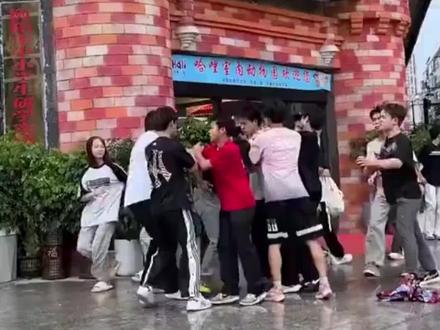 网友:路见不平一声吼,给正义的大哥点赞! #正能量#点赞