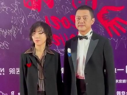 10年后再看窦靖童的“三位父亲”,窦唯回归平淡,李亚鹏直播带货,谢霆锋演唱会开不停#窦靖童 #窦唯 #谢霆锋 #内容启发搜索 #影娱热点团