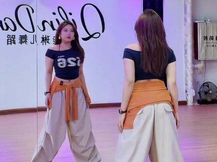 《海屿你dj》热乎的0.6倍慢速喊拍分解来啦!快跳起来~#成人零基础教学 #舞蹈分解教学视频#海屿你手势舞挑战 #海屿你dj#真实生活分享
