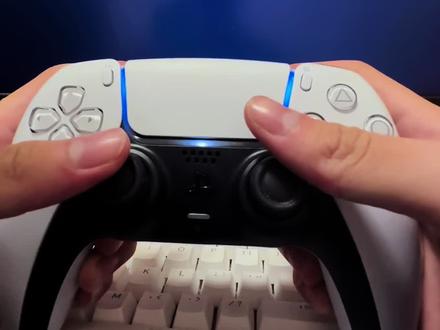 第一次拿到这个手柄没一个人是不笑的.#ps5 #ps5手柄