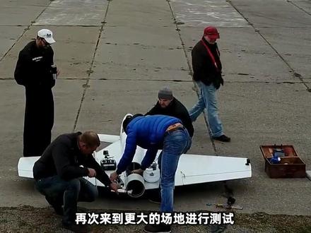 外国牛人自创一台涡轮喷气发动机,用来打造一架战斗机,起飞那刻太震撼了#技术活#航模 #涡喷