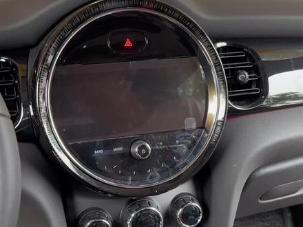 宝马23款MINI 中控拆解教程#宝马mini #中控拆解教程 #原车升级 #汽车改装升级 #中控