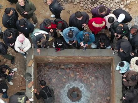 郑州贾鲁河源头复涌,机井房拆除将加装护栏(顶端新闻记者:孙科 时硕)